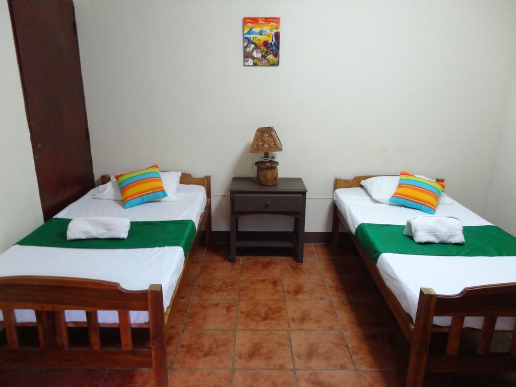 Hostal El Jardin León Kültér fotó