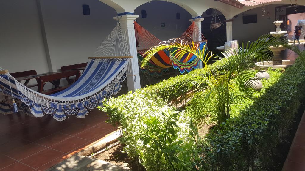Hostal El Jardin León Kültér fotó